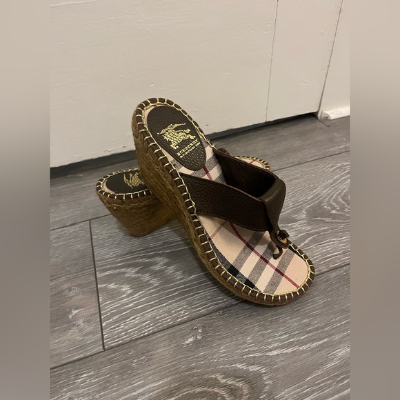 Burberry Nova Check pattern leather thong espadrille wedge sandals Size 38 / W 8 - Picture 4 of 14